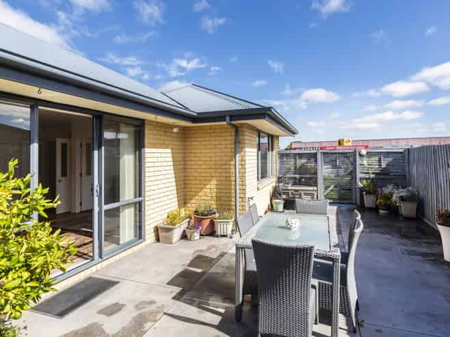 71 Springs Road, Hornby