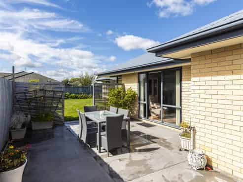 71 Springs Road, Hornby