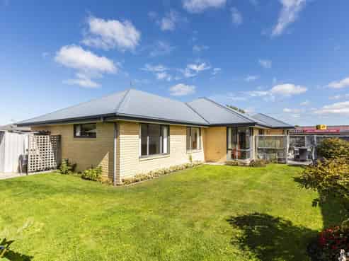 71 Springs Road, Hornby