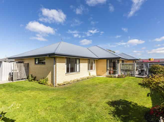 71 Springs Road, Hornby