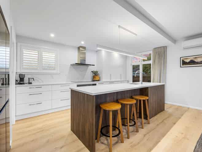 187 Cashmere Road, Cracroft