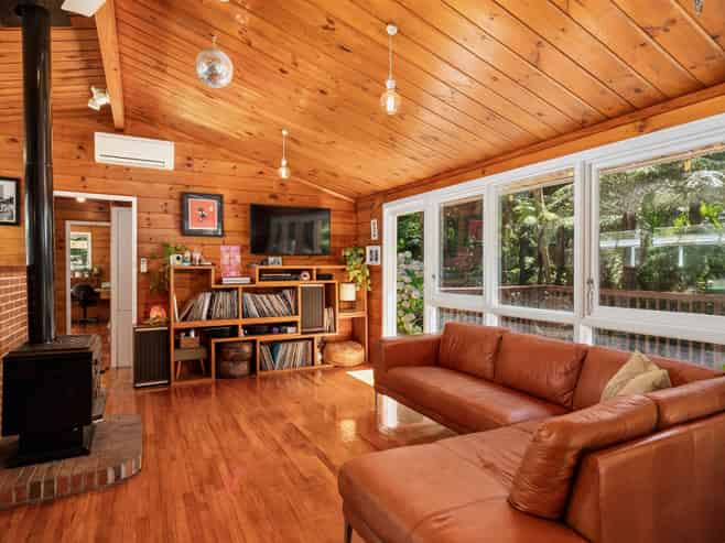 26 Sylvan Valley Avenue, Titirangi