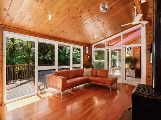 26 Sylvan Valley Avenue, Titirangi