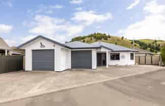 3 Merlot Drive, Greenmeadows