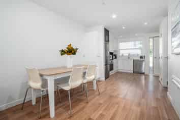 11/8 Thatcher Crescent,, Crofton Downs