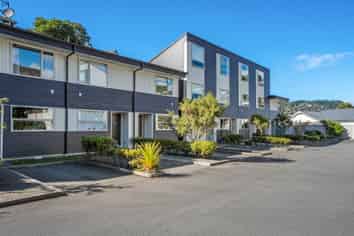 11/8 Thatcher Crescent,, Crofton Downs