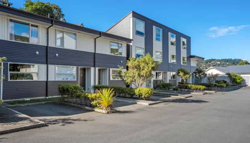 11/8 Thatcher Crescent,, Crofton Downs