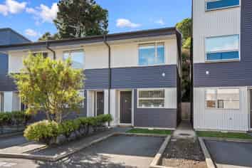 11/8 Thatcher Crescent,, Crofton Downs