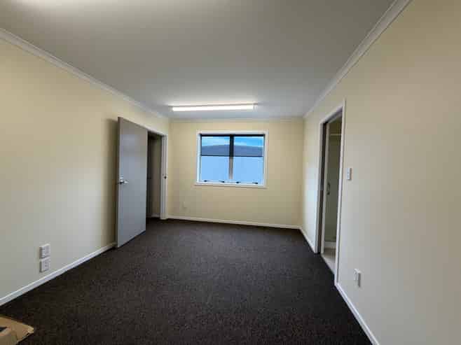 Papamoa warehouse with large yard