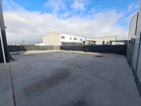 High Stud Warehouse + Offices & Large Yard