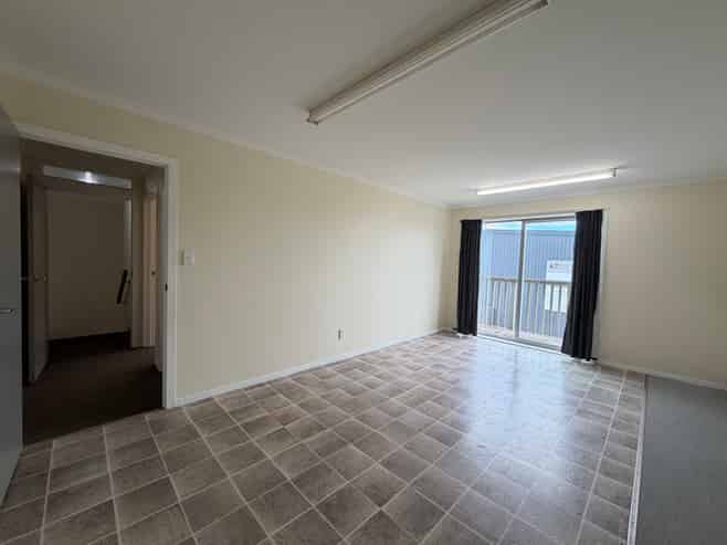 Papamoa warehouse with large yard