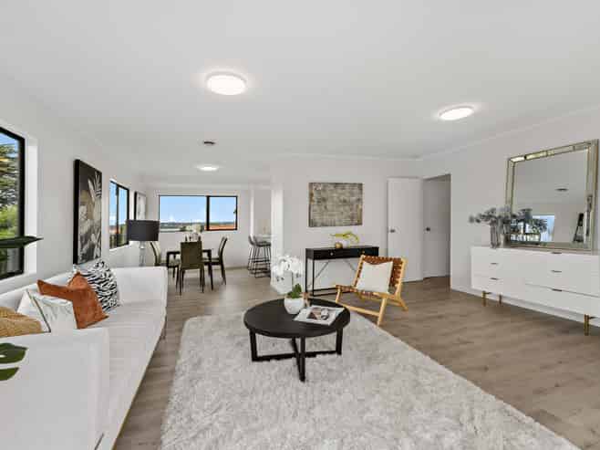 36 Waddell Avenue, Point England