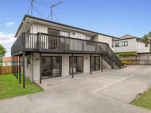 36 Waddell Avenue, Point England