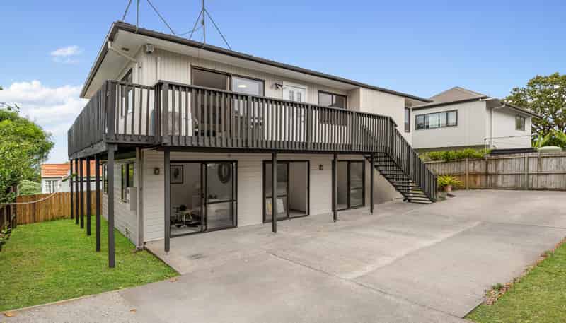 36 Waddell Avenue, Point England