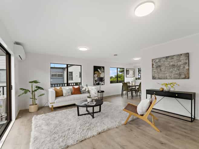 36 Waddell Avenue, Point England