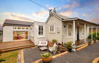 36 West Lynn Road, Titirangi