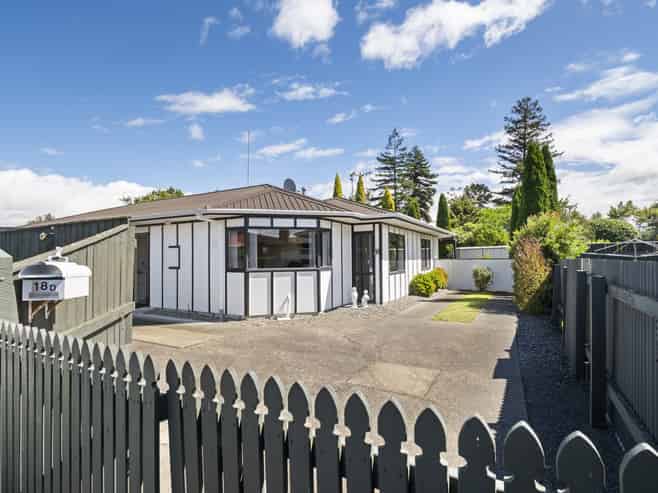 18D Kimbolton Road, Feilding