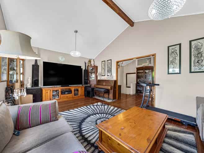 2 Tudward Glade, Hillcrest