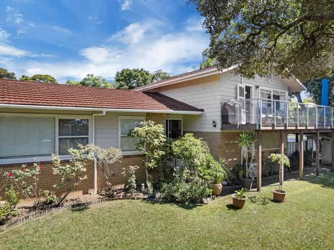 2 Tudward Glade, Hillcrest