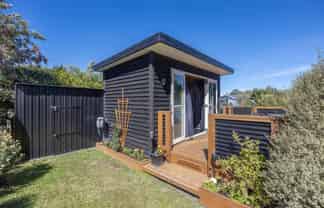 4 Westview Drive, Weston