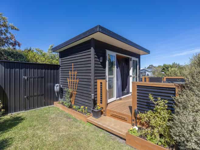 4 Westview Drive, Weston