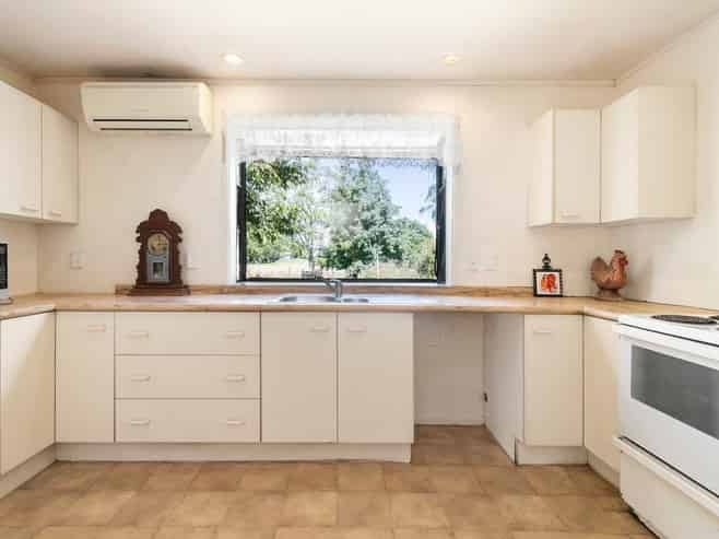 121 Jesmond Road, Karaka