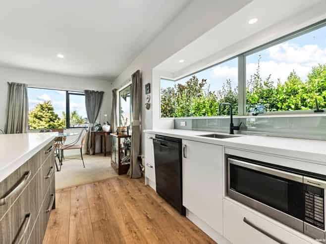 2 Greenview Lane, Red Beach