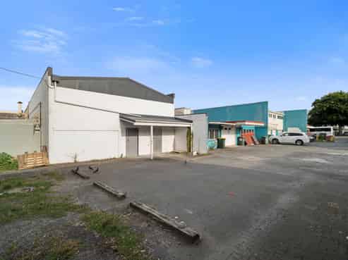 National tenant plus seismic strength