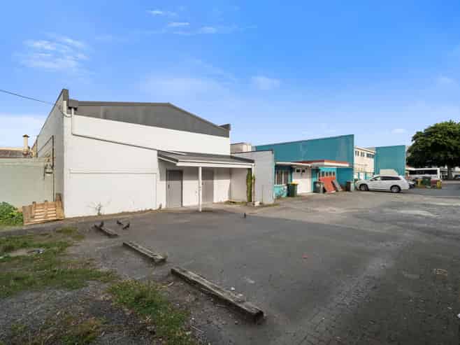 National tenant plus seismic strength