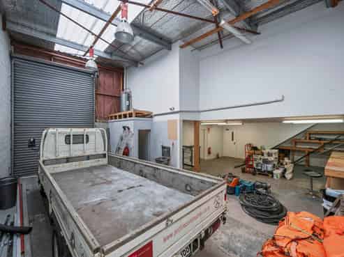 Road Front, Bite Sized & Vacant!