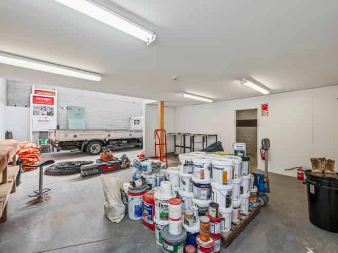 Road Front, Bite Sized & Vacant!