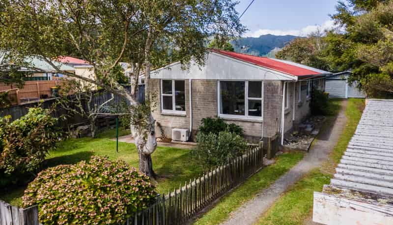 6 Young Grove, Stokes Valley