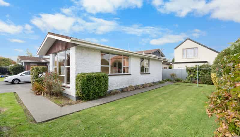 2/55 Peverel Street, Riccarton