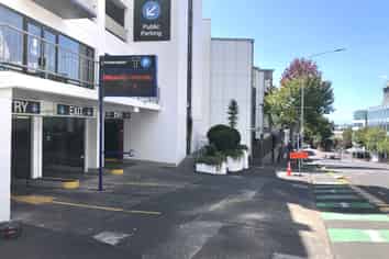 CBD carpark with ultra-easy street access