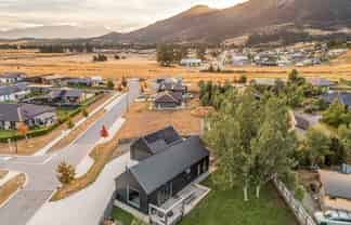 19 Grandview Road, Lake Hawea