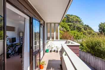 2/59A Hamilton Road, Hataitai
