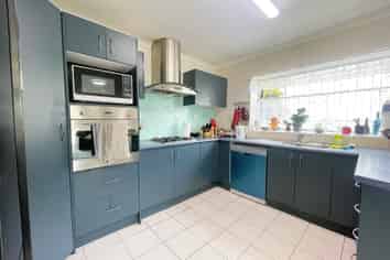 10 Basra Drive, Henderson