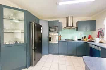 10 Basra Drive, Henderson