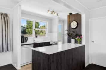 1/55B Springs Road, Parakai, Helensville