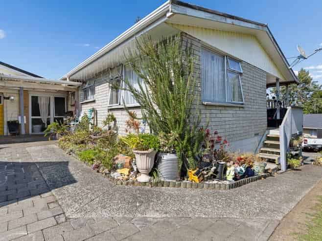 16 Meadows Lane, Huntly