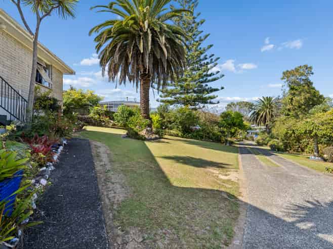 16 Meadows Lane, Huntly