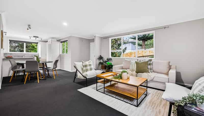 2/22 Hobby Avenue, Birkdale