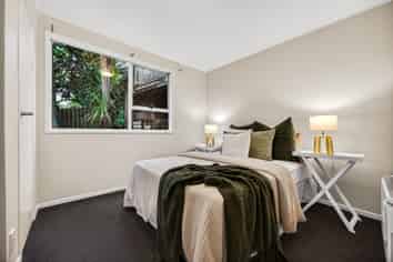 2/22 Hobby Avenue, Birkdale