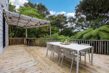 2/22 Hobby Avenue, Birkdale