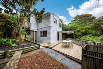 2/22 Hobby Avenue, Birkdale