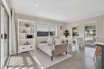 14 Rochfort Crescent, Pyes Pa