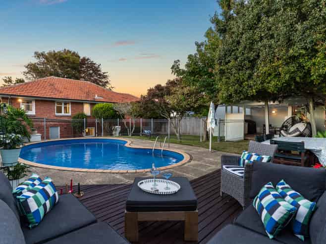 12 Fairleigh Avenue, Mount Albert