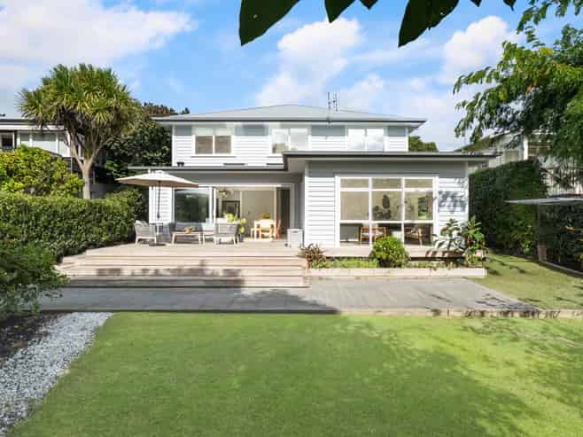 10 Weston Avenue, Mount Albert