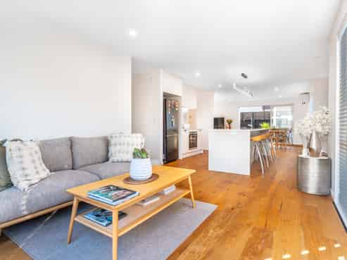 2/179 Weston Road, Saint Albans