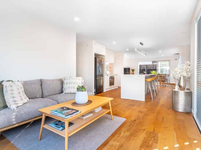 2/179 Weston Road, Saint Albans